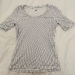 Tommy Hilfiger shirt size m